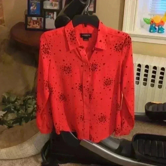 Red with black hearts blouse, Liz Claiborne. - Picture 1 of 4